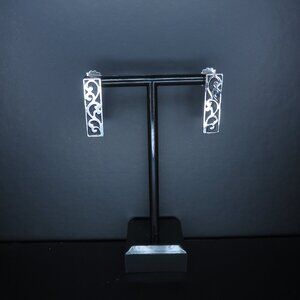 Silver Tone and Black Bar Posts